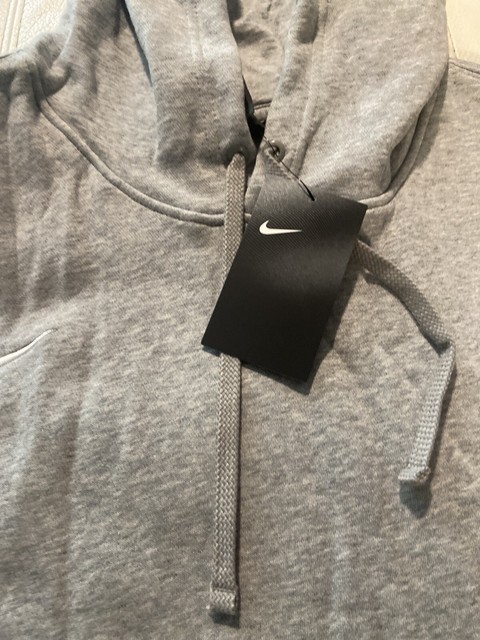 835585 nike