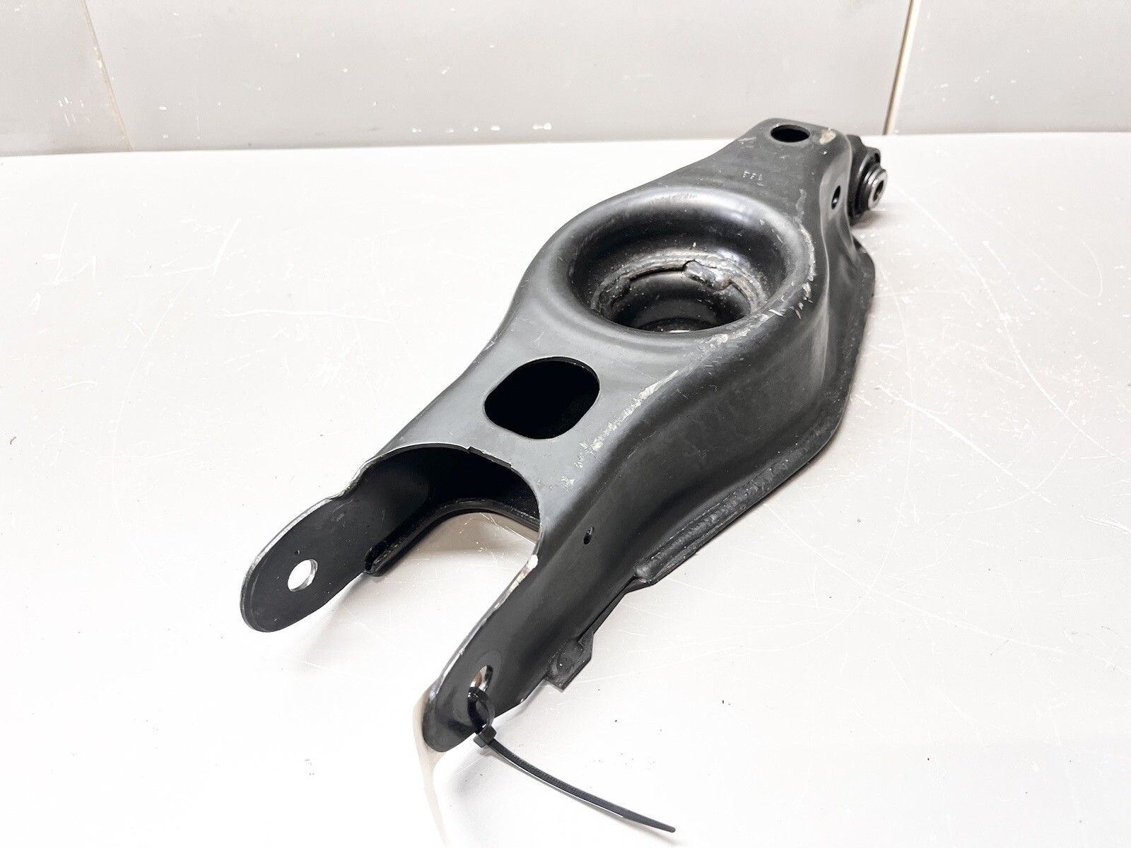 ⭐️2014-2021 MASERATI GHIBLI REAR LEFT LOWER CONTROL ARM SPRING PERCH HOLD OEM