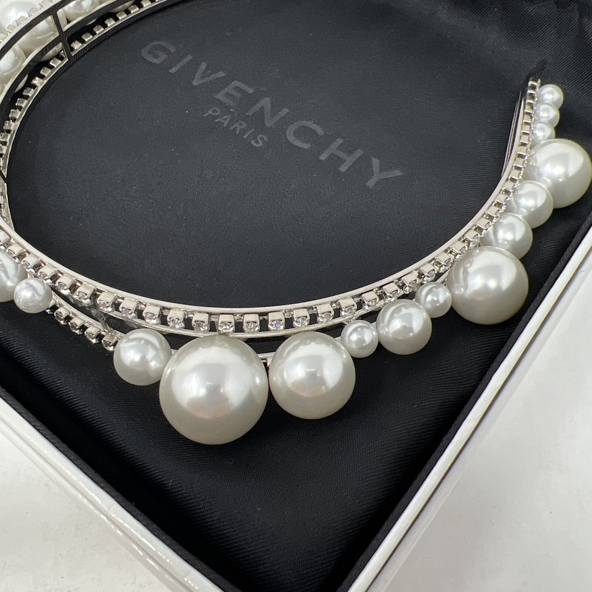 Givenchy Pearl Headband Hair accessory Givenchy White in Metal - 42256386 main image 3