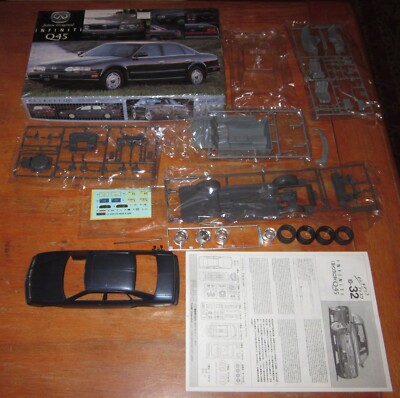 Fujimi Infiniti Q45 Kit # 03332 Japan Original 1/24 Scale Unbuilt