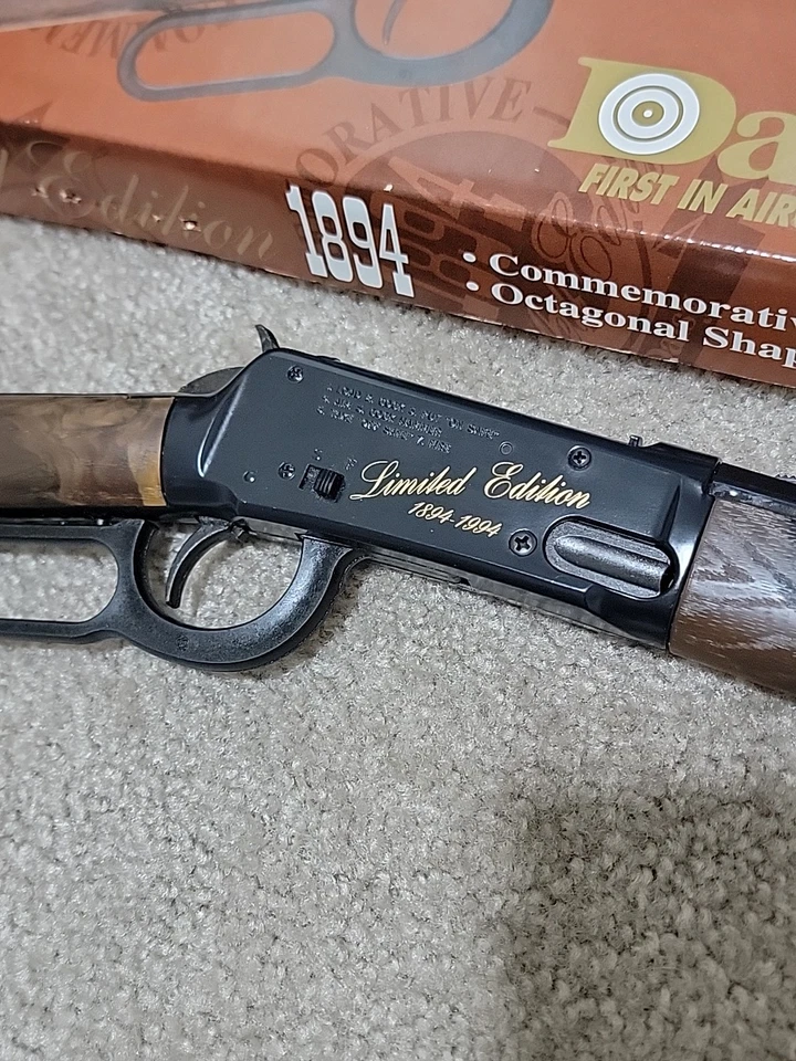 Daisy Commemorative Model 1894-1994 Limited Edition 4.5mm BB Gun W/ BOX USA MADE - Image 2 of 4