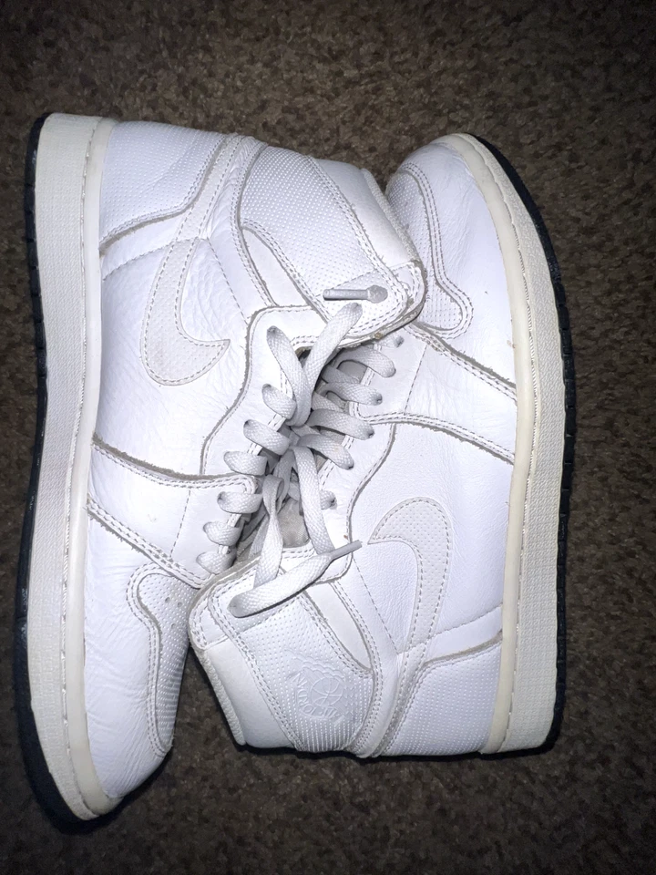 Talla 9.5 - Air Jordan 1 Retro OG Alto Blanco Perforado RARO Foto 3 de 4