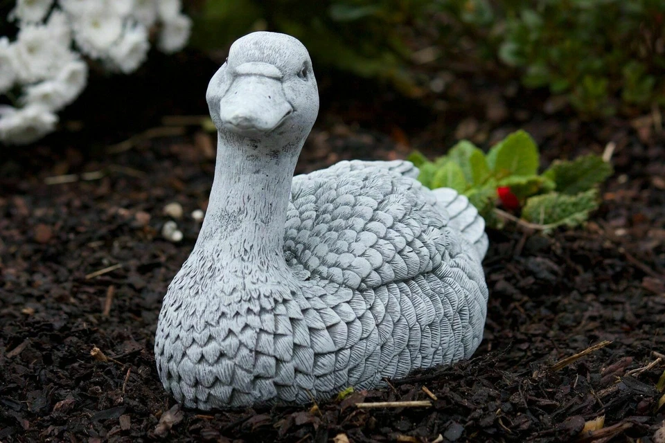 Frostfeste Steinfigur Ente Gartenfigur Steinguss lebensecht 29 cm wetterfes - Bild 2 von 4