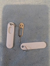 Schlüsselanhänger Anti-Lost SIM/Speicherkartenfach Auswerferstift in Gummihülle Schlüsselanhänger