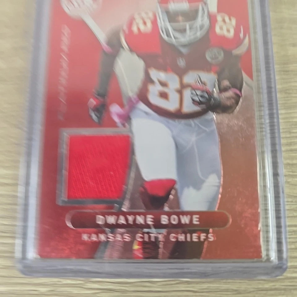 2012 Totally Certified Materials Platinum Red /299 Dwayne Bowe #39 - Image 3 of 4