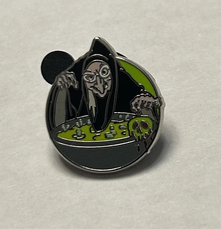 Disney - Tiny Kingdom Pin - Old Hag Snow White 7 Dwarfs Cauldron