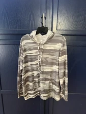 •Ebb & Flow Brand. Women’s Plus Size 2X.Gray Camo Hoodie Sweatshirt. Super Comfy