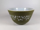 Vintage Pyrex Green Spring Blossom Crazy Daisy nesting Bowl #401 1.5 Pt Avocado