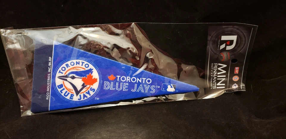TORONTO BLUE JAYS MINI PENNANT SET 8 PENNANTS PIECES NEW IN PACKAGE - Image 3 of 4
