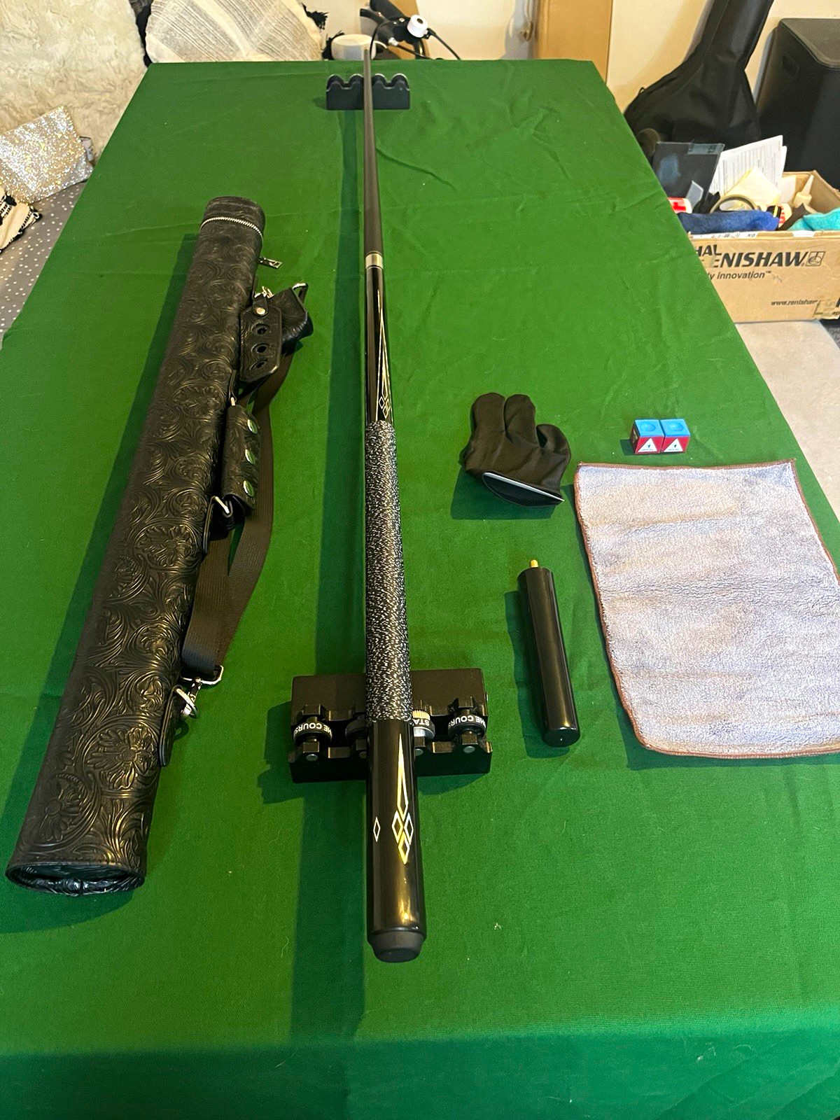 Graphite Pool/Break Cue With Luxury Case, Mini Butt, Chalk, Glove & Towel