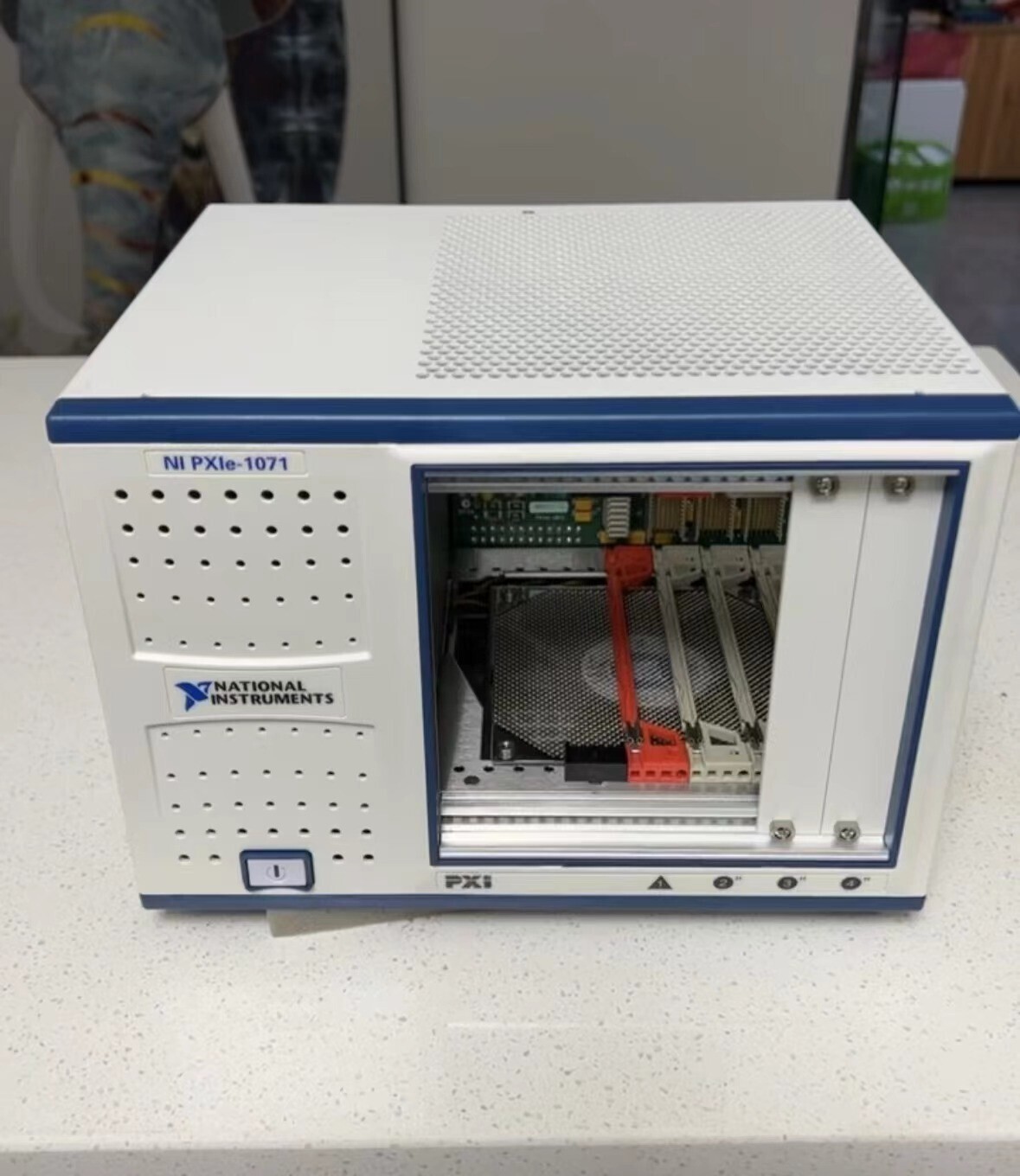 National Instruments NI PXIE-1071 Chassis Used