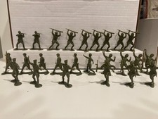 Vintage WWII Russian Infantry soldiers, Louis Marx, Lot of 25, Unpainted A5