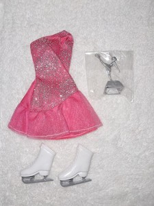 BARBIE FASHIONISTAS ICE SKATER OUTFIT  2014 LOOSE DRESS SKATES TROPHY