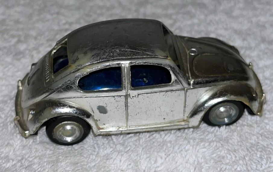 Antigo Funmate VW Fusca Brinquedo Carro de Fricção NÃO TESTADO 3,25" Plástico Volkswagen Bug - Imagem 3 de 4