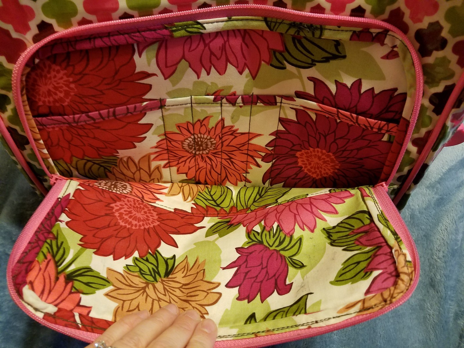 Vera Bradley Messenger/Book Bag Frill Hello Dahlia retired 7/109/11
