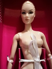 Integrity Toys Fashion Royalty Binna Park Rinascimento Moderno 2023 Nudo Curato