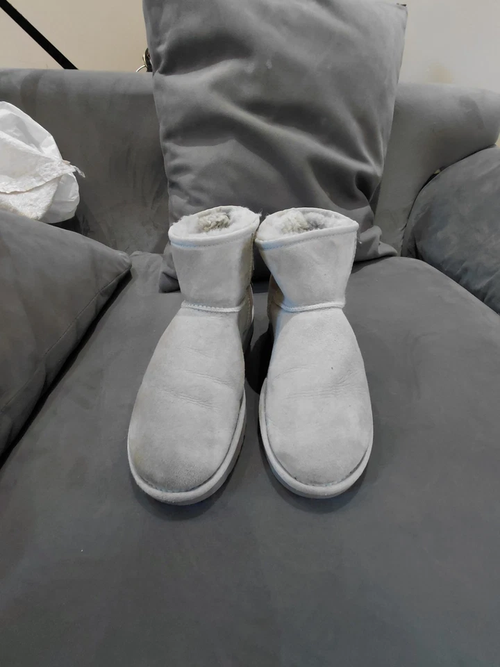 UGG Women’s Classic Mini Grey Suede Sheepskin Lined Ankle Bootie UK 8.5, photo 4 of 5