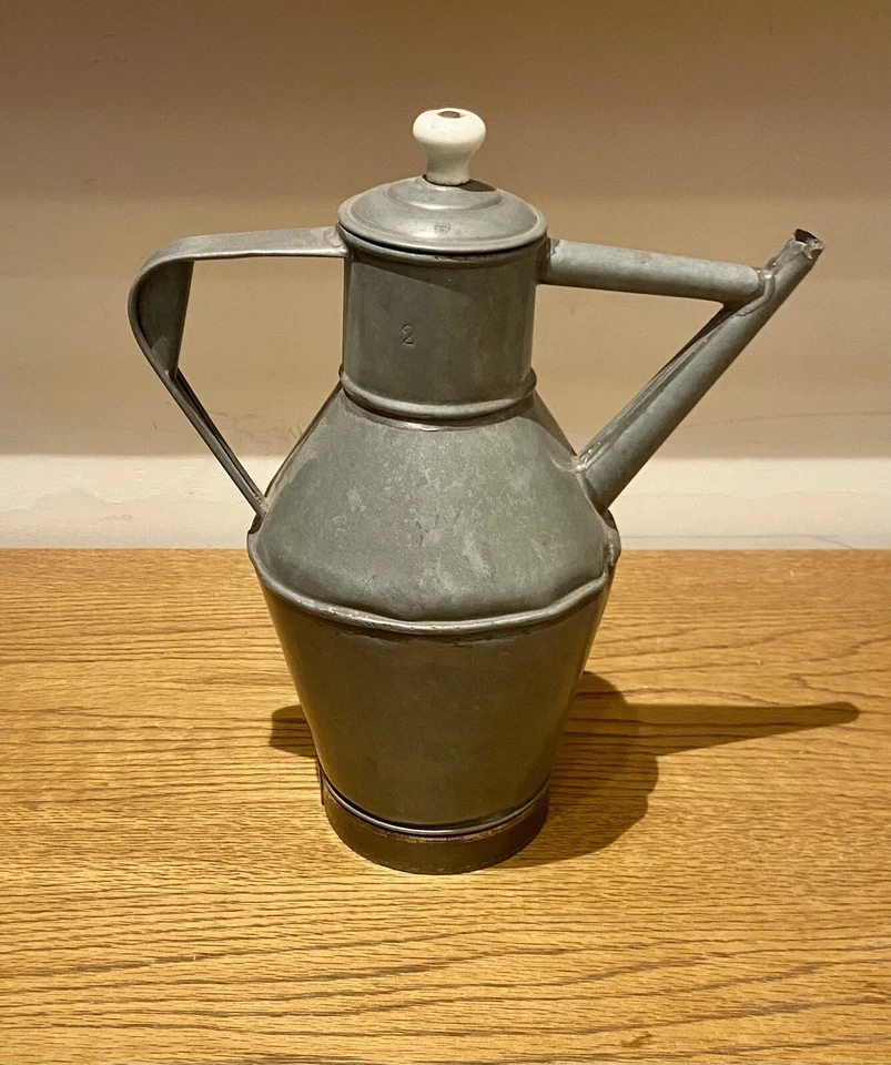 ANCIEN BROC A EAU CARAFE EN ZINC avec couvercle DECO JARDIN TERRASSE - Photo 1/4