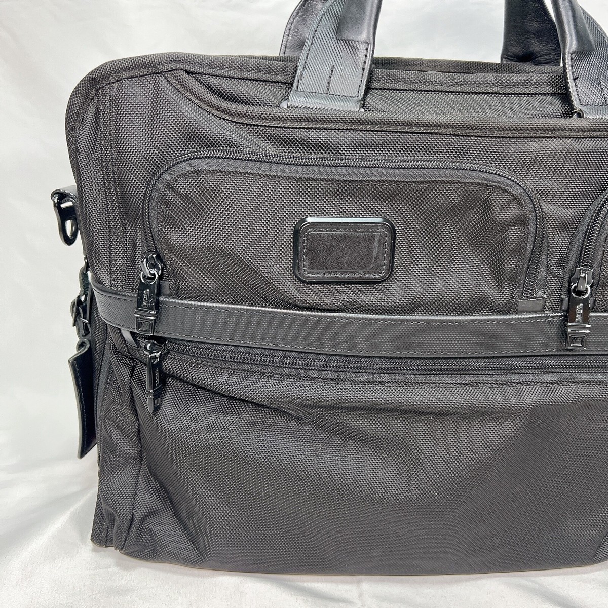 TUMI 26114D2 ALPHA2 COMPACT LARGE SCREEN LAPTOP BRIEF BLACK Nylon