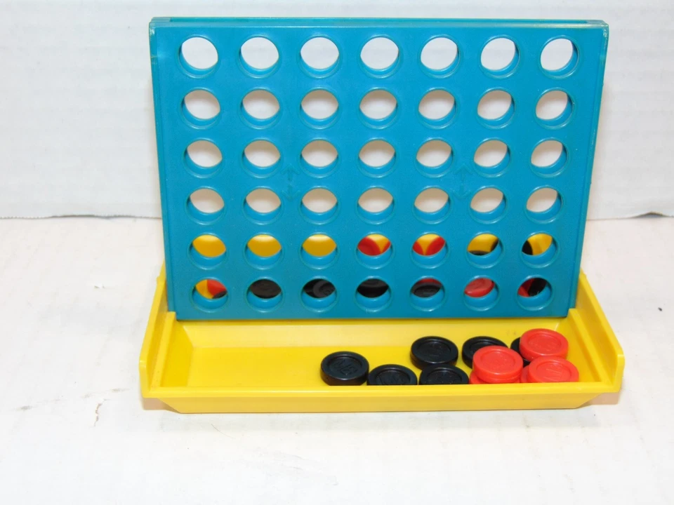 Vintage Milton Bradley Travel CONNECT FOUR Vertical Checkers Game 1983 - Image 3 of 4