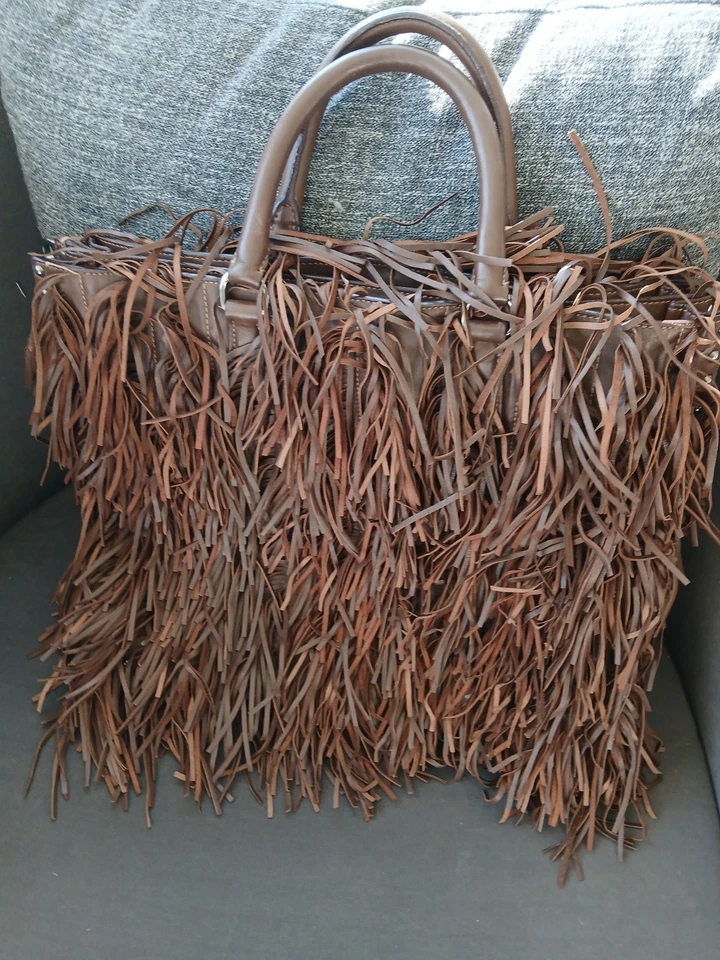 Bolso de Mano Prada Marrón Napa con Flecos con Tachuelas Plateadas Sin Correa para el Hombro Foto 3 de 4