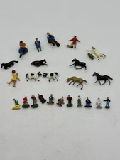 Diorama Miniatures HO Scale 16 People And 8 Animal Lot