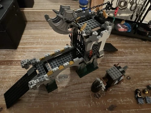 LEGO 8822 Castle Knights Kingdom Gargoyle Bridge 95% Complete Set vintage