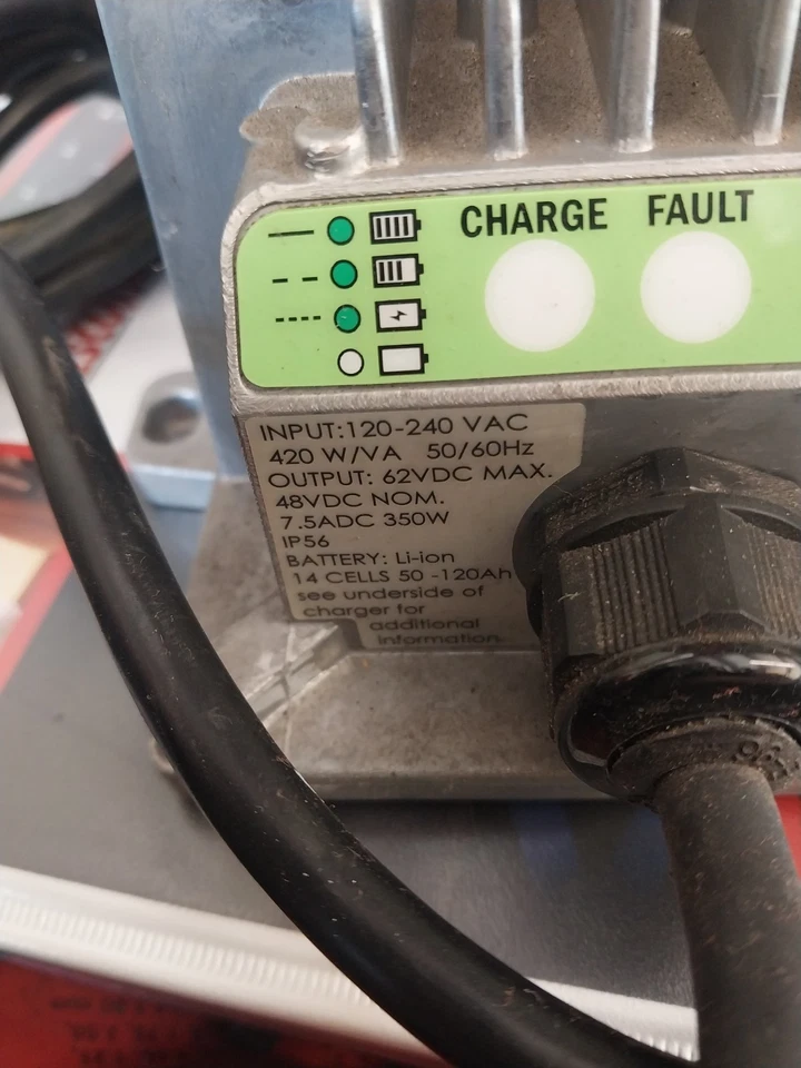 Зарядное устройство для гольфкара E Z GO литиевое 2021+ для EZGO RXV, Liberty, Express S2/S4/S6/L6 - Изображение 2 из 4