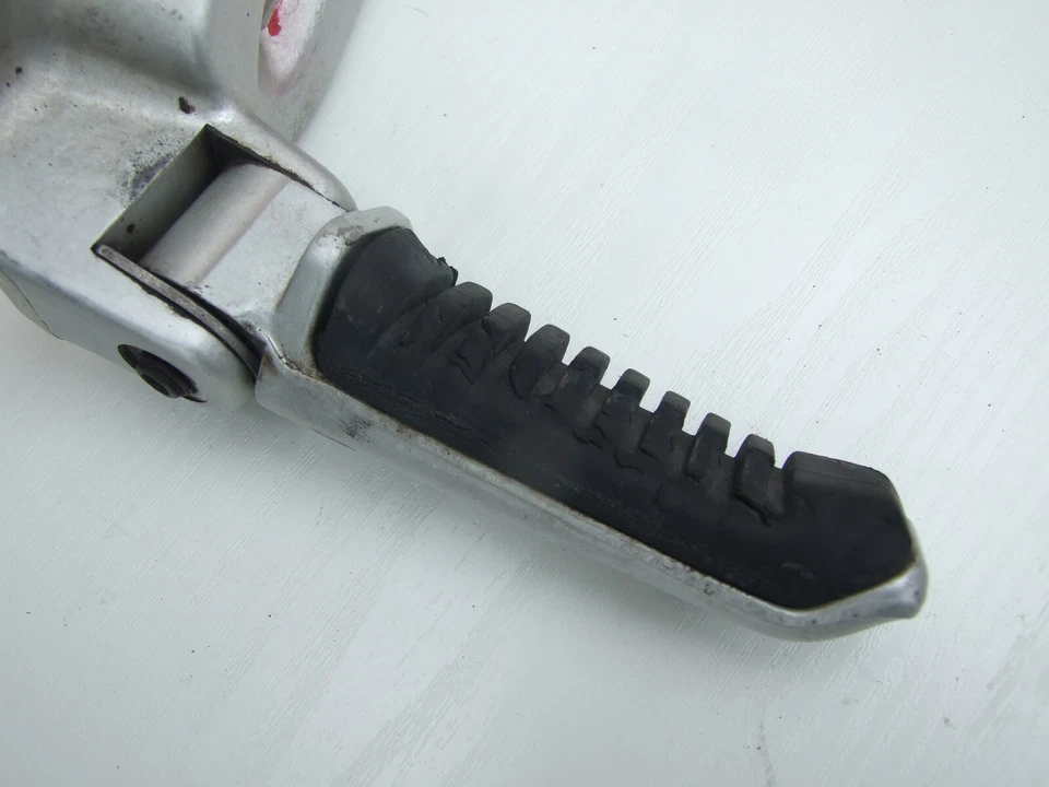 Reposapiés trasero derecho Ducati ST2 ST4 clavija goma desgastada Foto 2 de 3