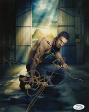 Stephen Amell Arrow Autographed Signed 8x10 Photo COA