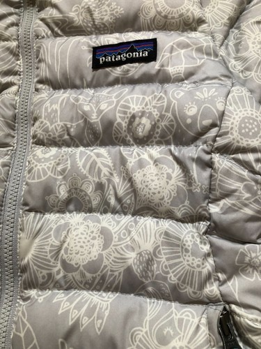 Patagonia Silver Gray Floral Animal Down Sweater Jacket, Size XS (5/6) - Picture 2 of 5