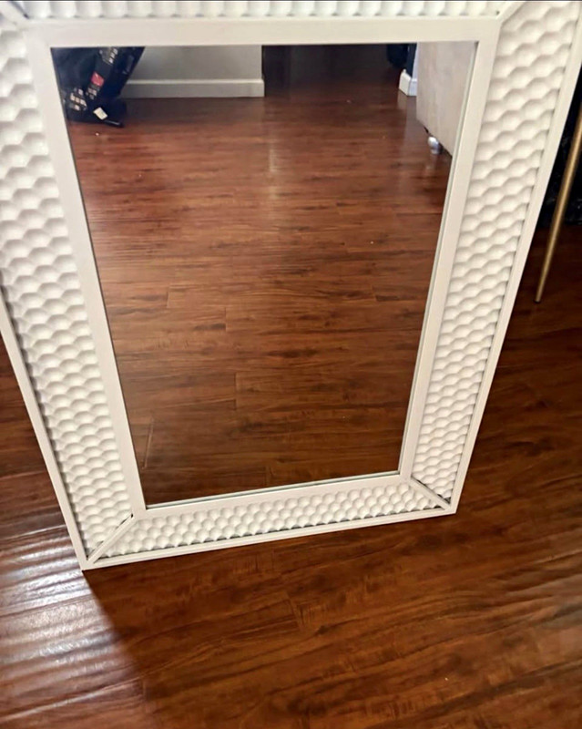 White & Gold Vanity Set w/ Rectangular Mirror, 1 Drawer, 31 x 16.25 in