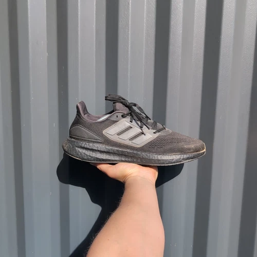 UK 11.5 Scarpe da ginnastica da corsa Adidas PureBoost 22 Triple nere da uomo GZ5173