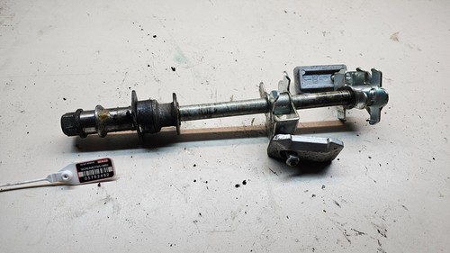 Suzuki SV 650 - Hinterachse mit Kettenspanner - AV Knubbel 99-02 W2482