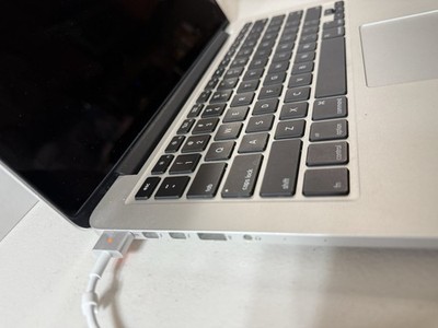 Apple MacBook Pro 13 in 2015 Silver/Intel Core i5 2.90 GHz, 512 GB