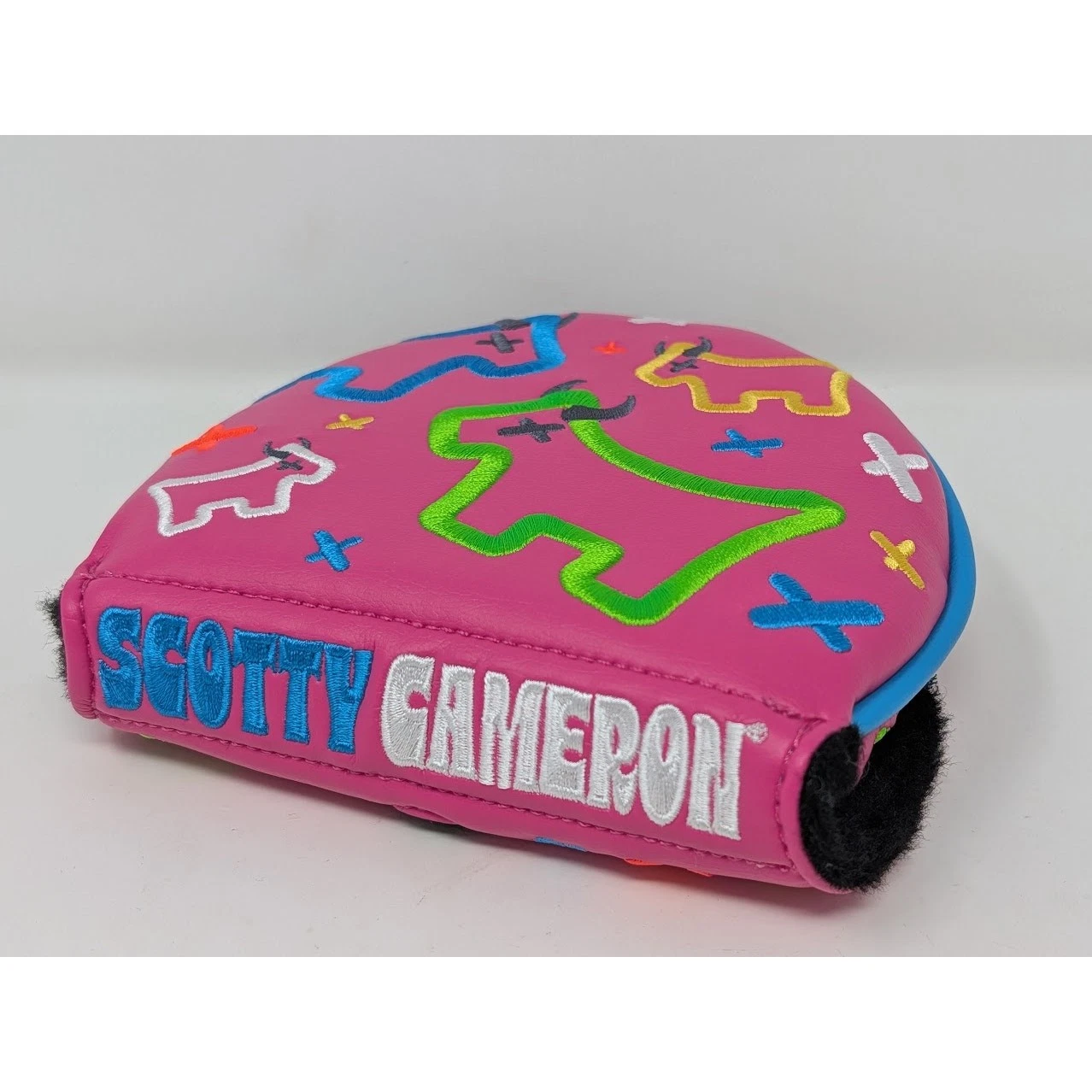 Scotty Cameron Gallery Pink Neon Junkyard Dog Mid-Round Straight Shaft Headcover