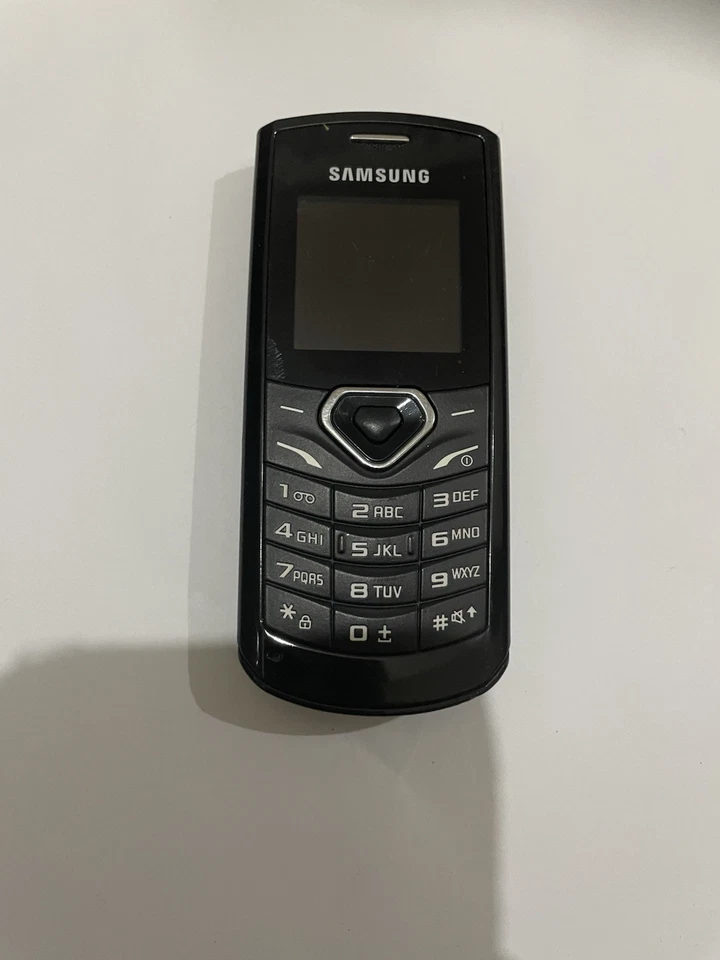 Samsung GT-E1170i Black (Unlocked) Mobile Phone, photo 1 of 4
