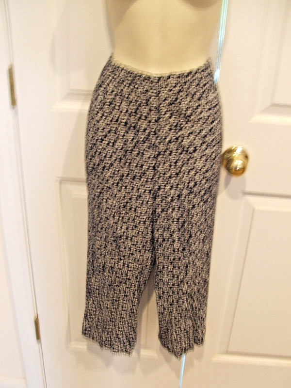 NEW City Blues by Koret BLACK/WHITE Cropped Pants        Size S SMALL
