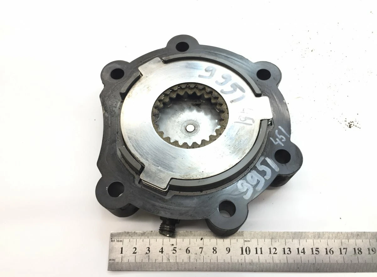 20483327 8171302 Cylinder Cover Gearbox VOLVO Trucks Lorry Parts 