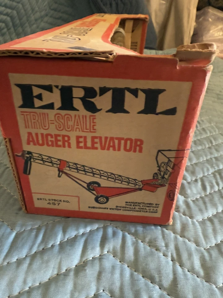 1/16 Carter Tru-Scale Rocket Auger Elevator With Box  - Image 3 of 4