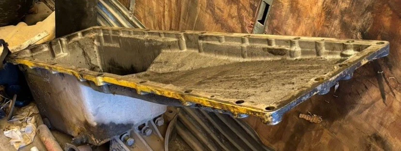 Frigideira de óleo cárter frontal CAT c15 Acert # 162-1429 - Imagem 2 de 2