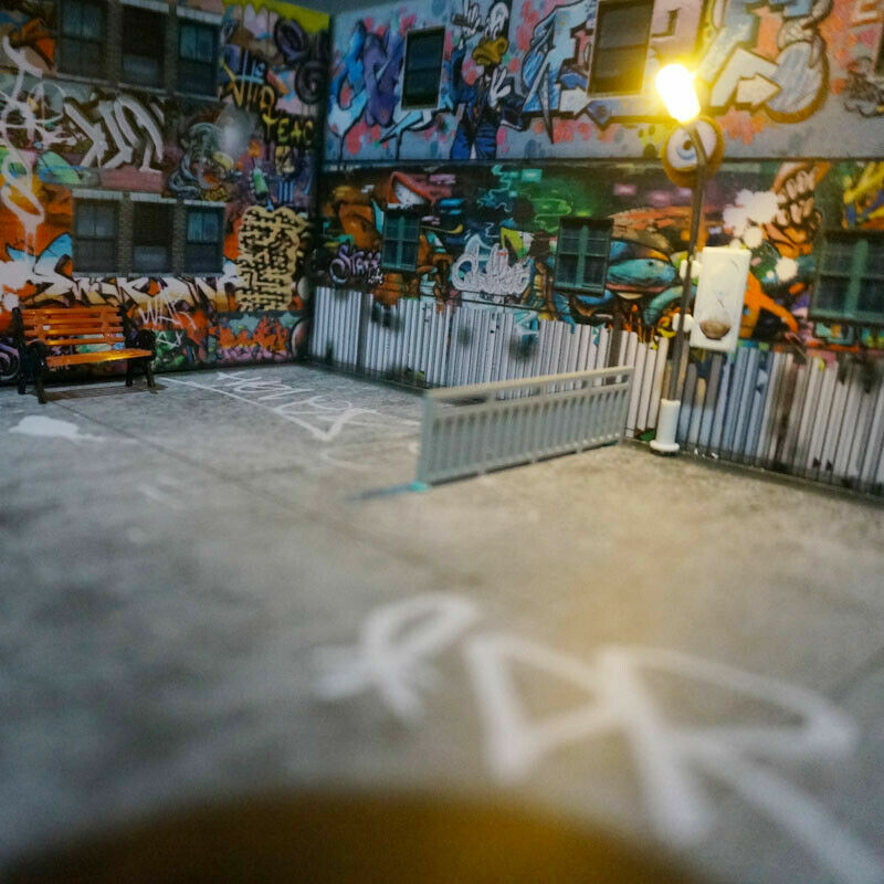 Lamp Street Corner Display Scenery for 1:64 Model Car Graffiti