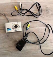 Samsung L100 8.2MP Compact Digital Camera Silver Untested