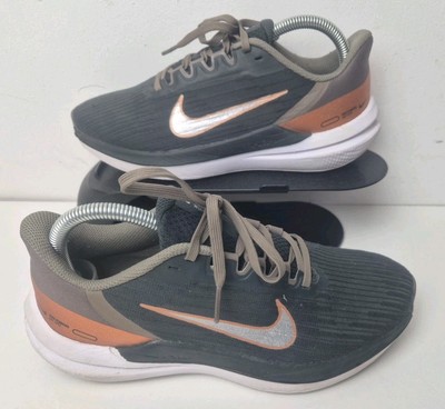 Nike Damen Air Winflo 9 Running Walking Smoke Grey Gold Größe UK 4,5 EU 38