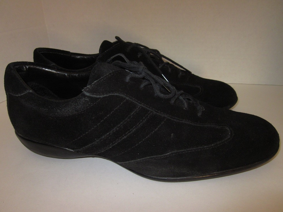 Banana Republic Black Suede Lace up Sneakers Size 1/2