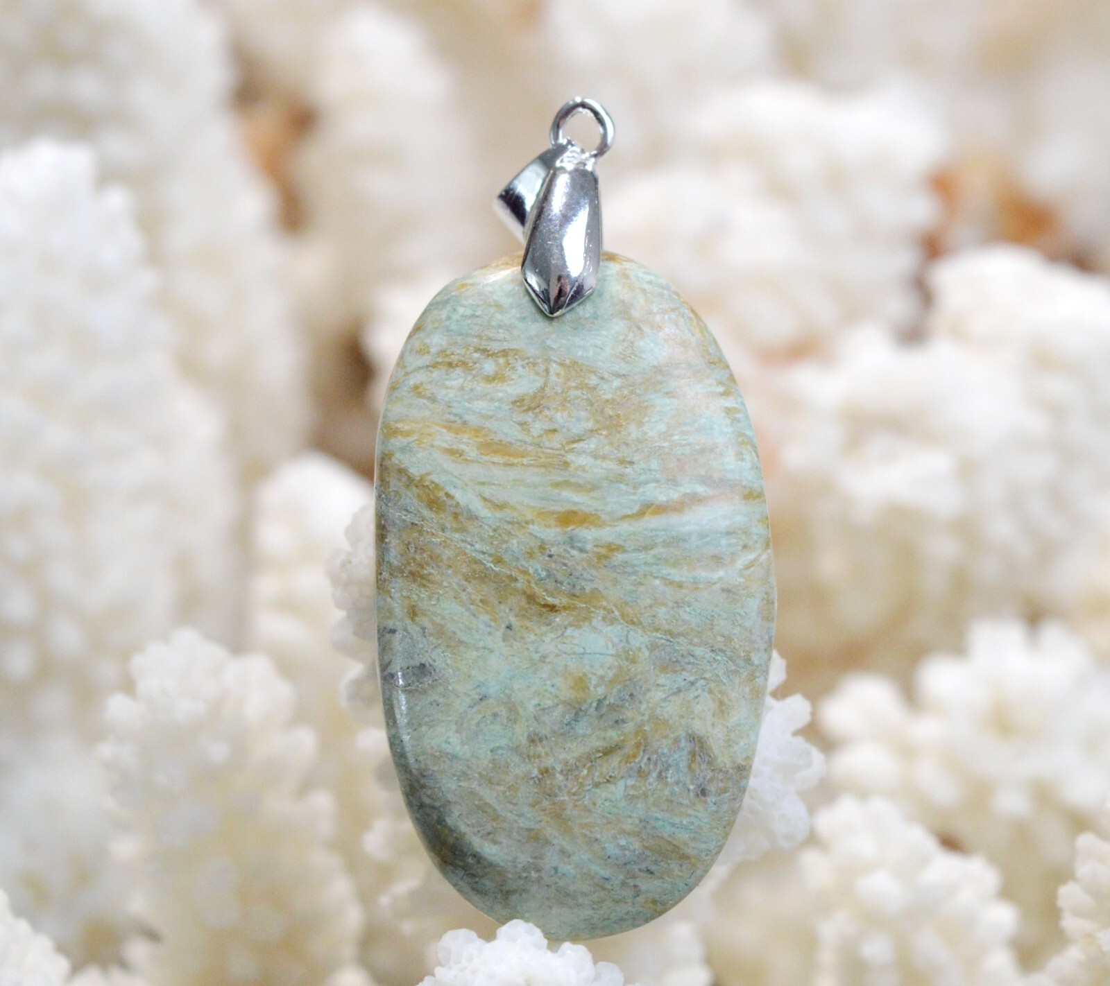 Pendentif en turquoise de 62 carats, le cadeau idéal en pierre véritable africaine