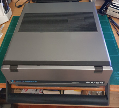 COMMODORE SX-64 SX 64 (NO C64) C 64 LAPTOP