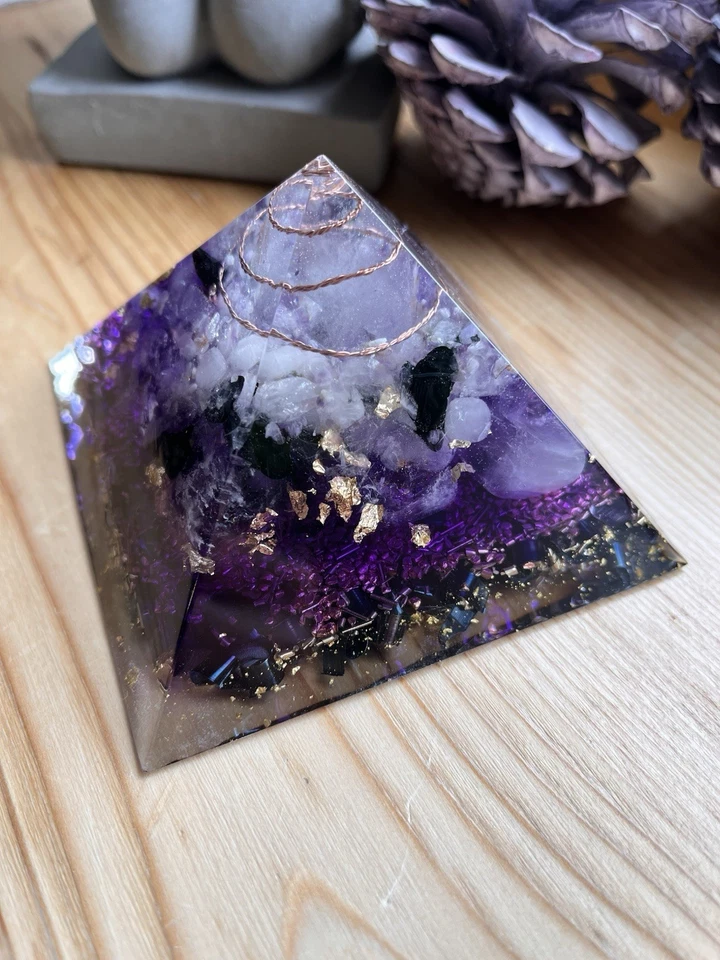 Orgonit Pyramide Erzengel Zadkiel (liebevolle Handarbeit) - Bild 2 von 4