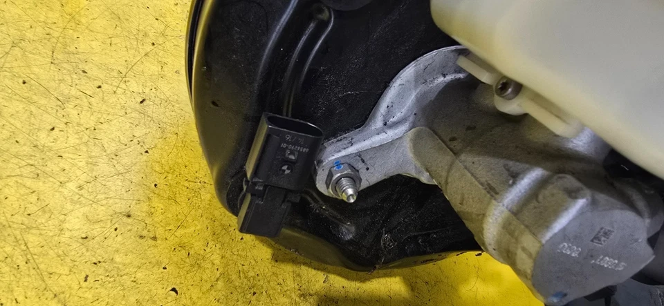 BMW 3 SERIES F30 320D 330e HYBRID LCI 15-18 BRAKE SERVO MASTER CYLINDER 6855846 - Image 4 of 4