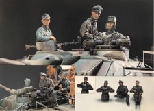 1/35 Resin Model Kit Armored Artillery Group 3 Figures Unassembled Unpainted